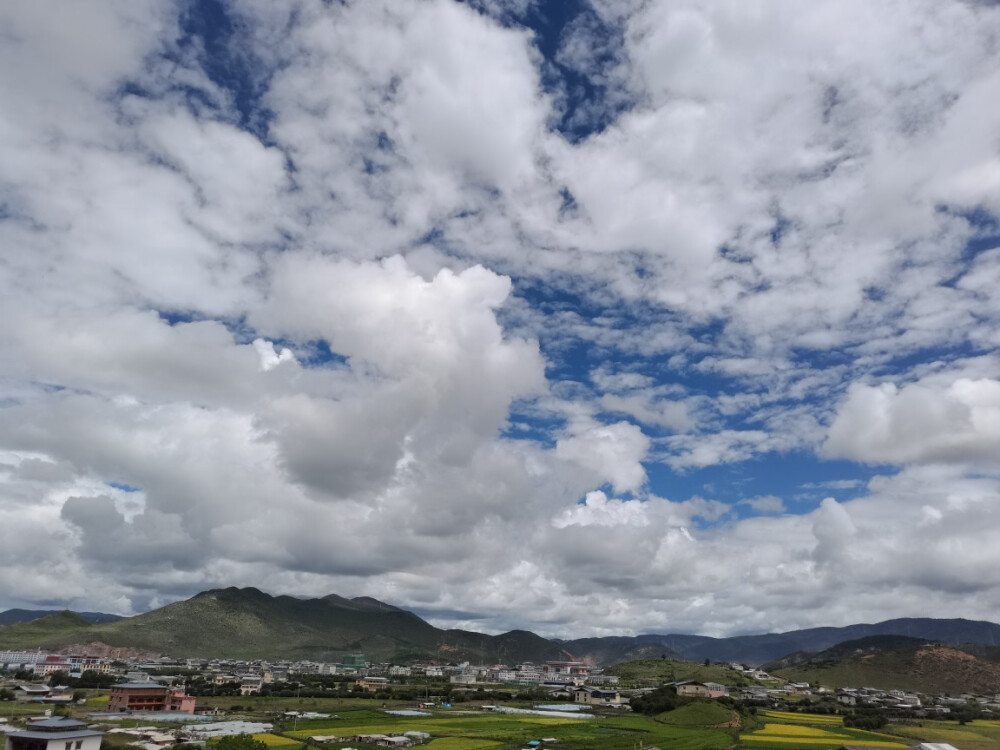 风景壁纸 香格里拉梅里雪山、独克宗、纳帕海依拉草原、金沙江