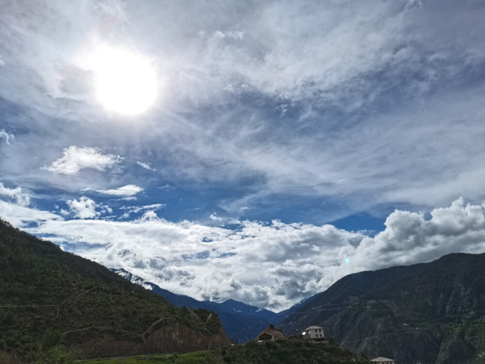 风景壁纸 香格里拉梅里雪山、独克宗、纳帕海依拉草原、金沙江