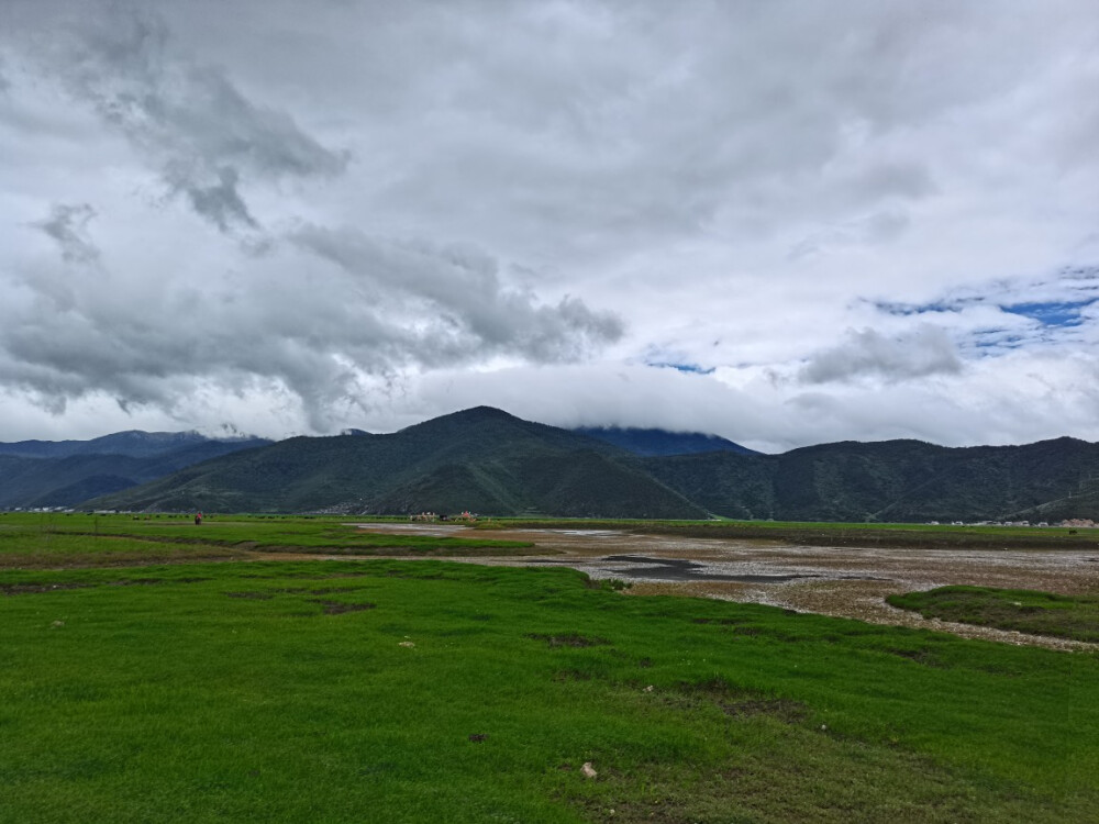 风景壁纸 香格里拉梅里雪山、独克宗、纳帕海依拉草原、金沙江