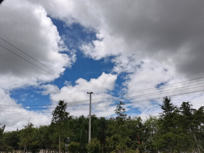 风景壁纸 香格里拉梅里雪山、独克宗、纳帕海依拉草原、金沙江