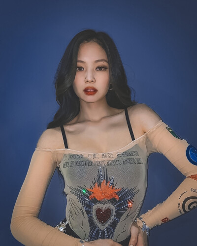 ▷ 金珍妮Jennie
性感小野猫