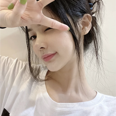 女头
诗梦瑶自截