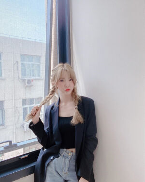 nene郑乃馨