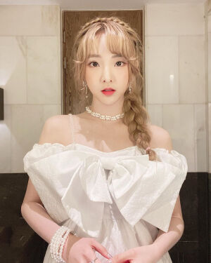 nene郑乃馨