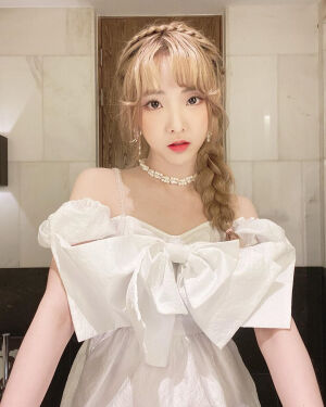 nene郑乃馨