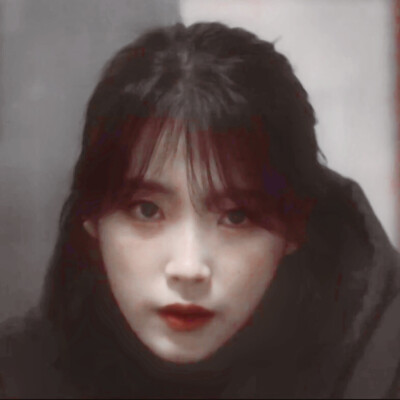  # IU
“你一定要站在自己所热爱的世界里，闪闪发光。”
For <社会酷盖李至安>
©®沉沦_7。