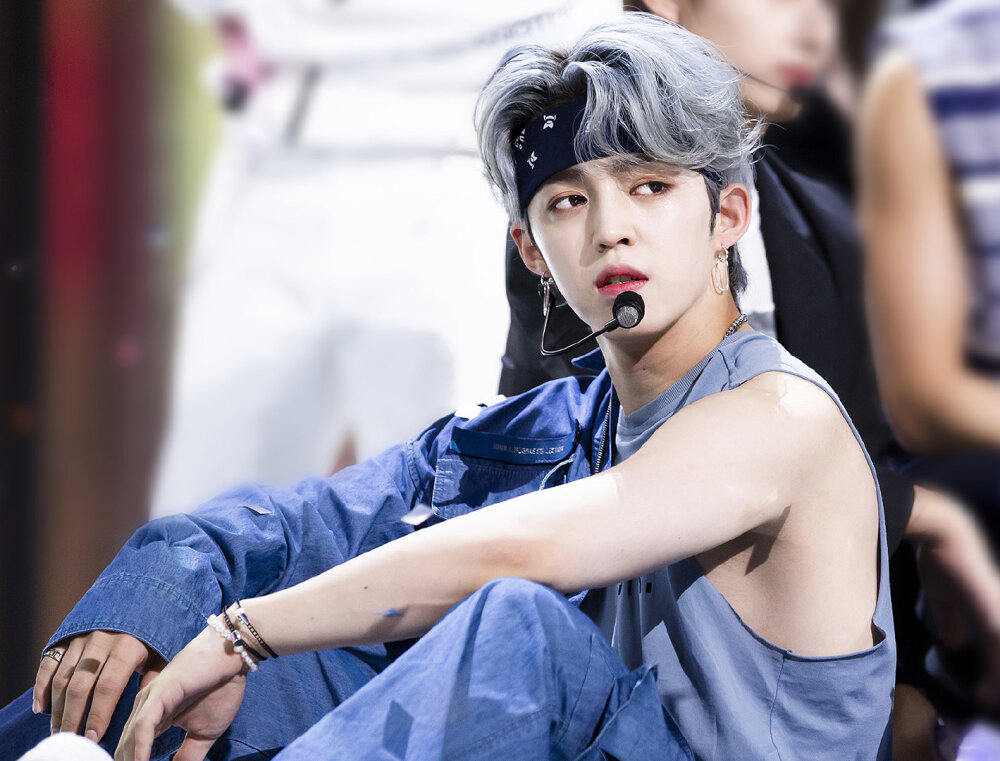 seventeen崔胜澈队长酷酷