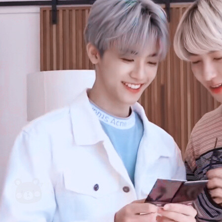 罗渽民黄仁俊镯