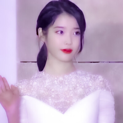 ♪ IU·李知恩
原截白荨