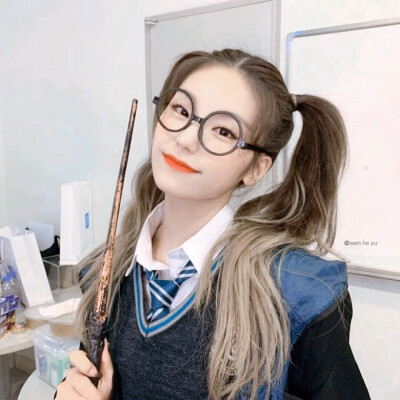 
黄 礼 志
温鹤煜。