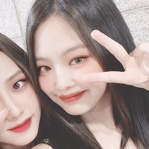 Jisoo/Jennie