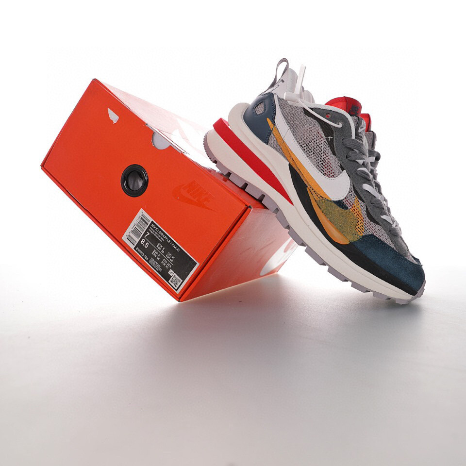 日式解构美学联名Sacai x Nike Pegasus Vaporfly SP改良马拉松解构设计前卫变形三层底“透吸湖水蓝灰白红橘大重叠双钩子”