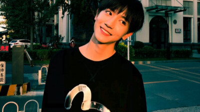 爱豆剧情图
李天泽×张真源×严浩翔