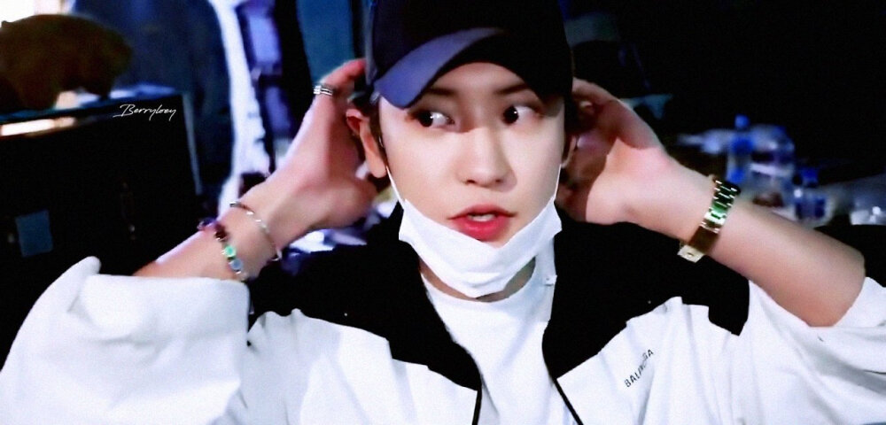 朴灿烈
cr.微博
侵删
