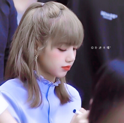 
`LISA`
原截金智贞 ©宋挪。