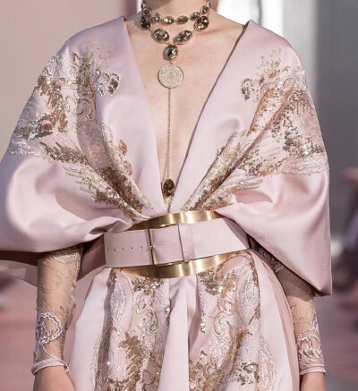 —
Elie Saab Fall 2019 Couture details ​​​