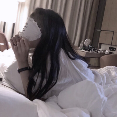 网图女/沈清九。