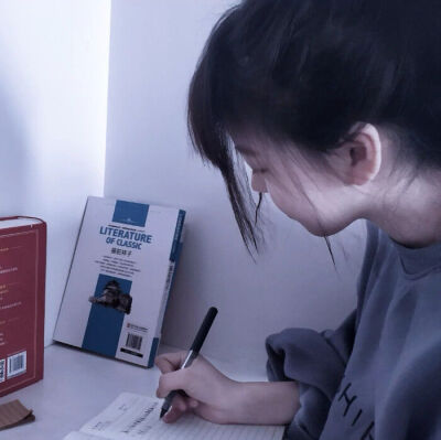 网图女/沈清九。