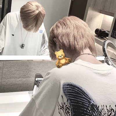 男头 真人
-爱你是孤单的心事