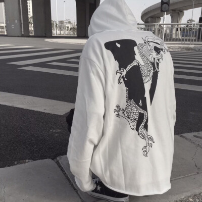 男头 真人
-爱你是孤单的心事