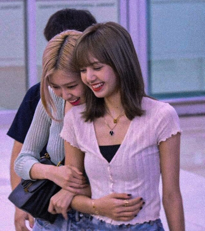 BlackPink♡
是仙女呀