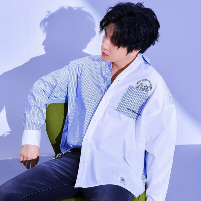 ¤薛之谦
“宝物该有人捧着，你是不是我的。”
《天外来物》