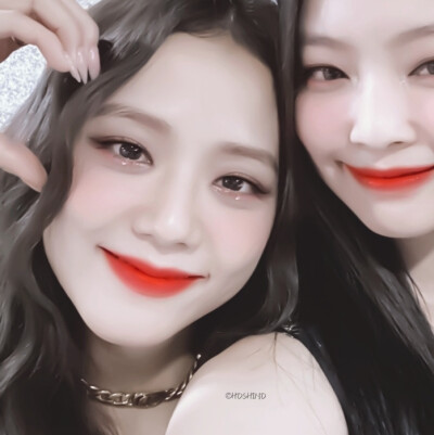 “和智秀欧尼终于比心成功了”
©林昳