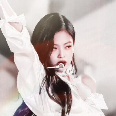 >>>Jennie
“别说早上好，要说昨天晚上你真棒。”
©®沉沦_7/原eternityJ/背景图许桀