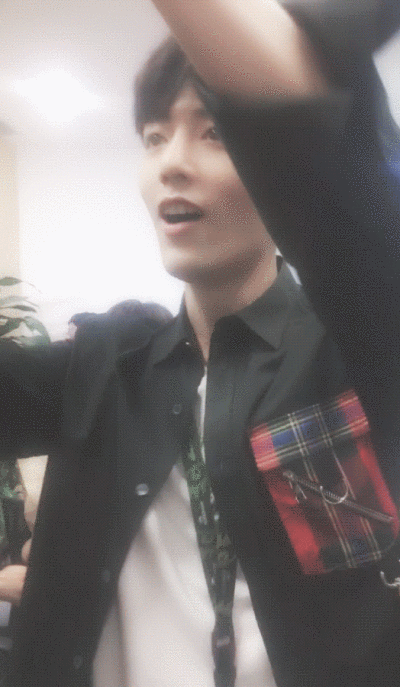 .向上且阳光 活泼且有趣