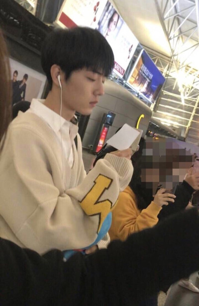 .向上且阳光 活泼且有趣