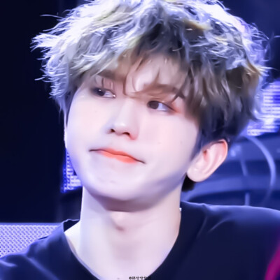 ¤蔡徐坤
心情不好就去超市听好消息吧。
原截：-售空爱意