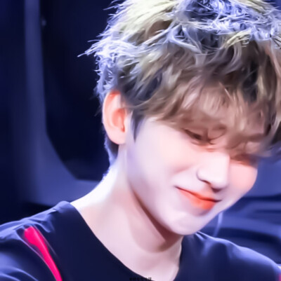 ¤蔡徐坤
心情不好就去超市听好消息吧。
原截：-售空爱意