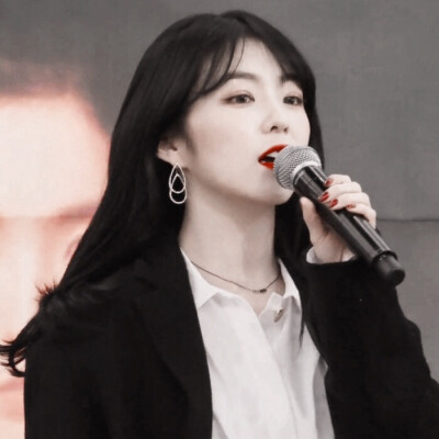 ：Irene
“渐行渐远的人怎么可能像当初一样热衷。”
原截弑野