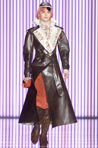 FALL 2001 READY-TO-WEAR
John Galliano