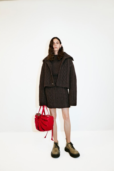 RESORT 2021
Bottega Veneta