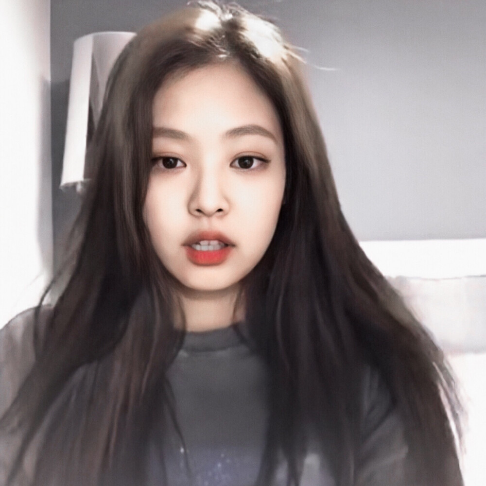 ｜Jennie｜
＇妮 妮
c r . 顾 依 甜
原 截 wb@一个截图博