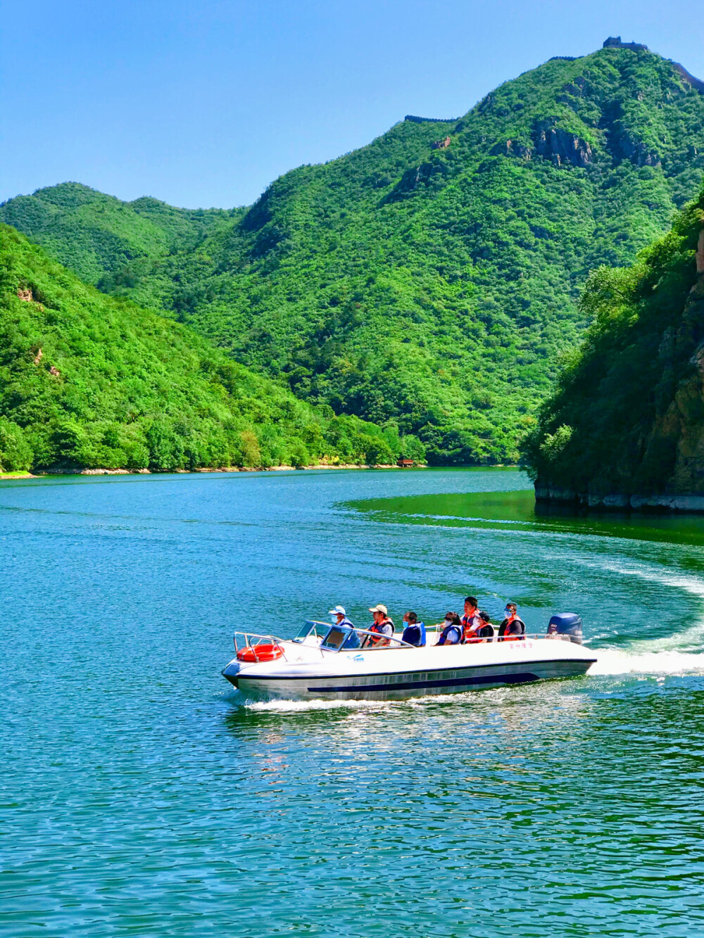 青山绿水，山河无恙