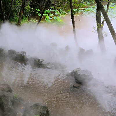 水雾 蓝天 给你一个20度的夏天