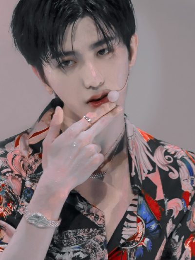 蔡小葵，
蔡大奎 ，
温柔的蔡pd，
都是我们所爱的KUN ，所以KUN22岁生日快乐
以后的生日我们永远都在，KUN & IKUN