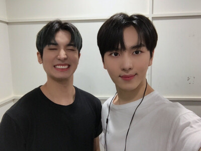 PENTAGON 安达祐人（YUTO）姜炯求（KINO）