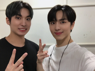 PENTAGON 安达祐人（YUTO）姜炯求（KINO）