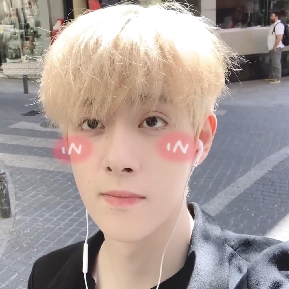 王喆可二改/看简介
改了一定一定一定踹死我！
（其实我想看看加了贴纸的，因为我的贴纸加不上哭）