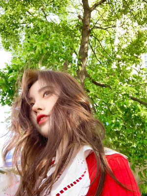 环游整个星际 找不到比你更亮的星星