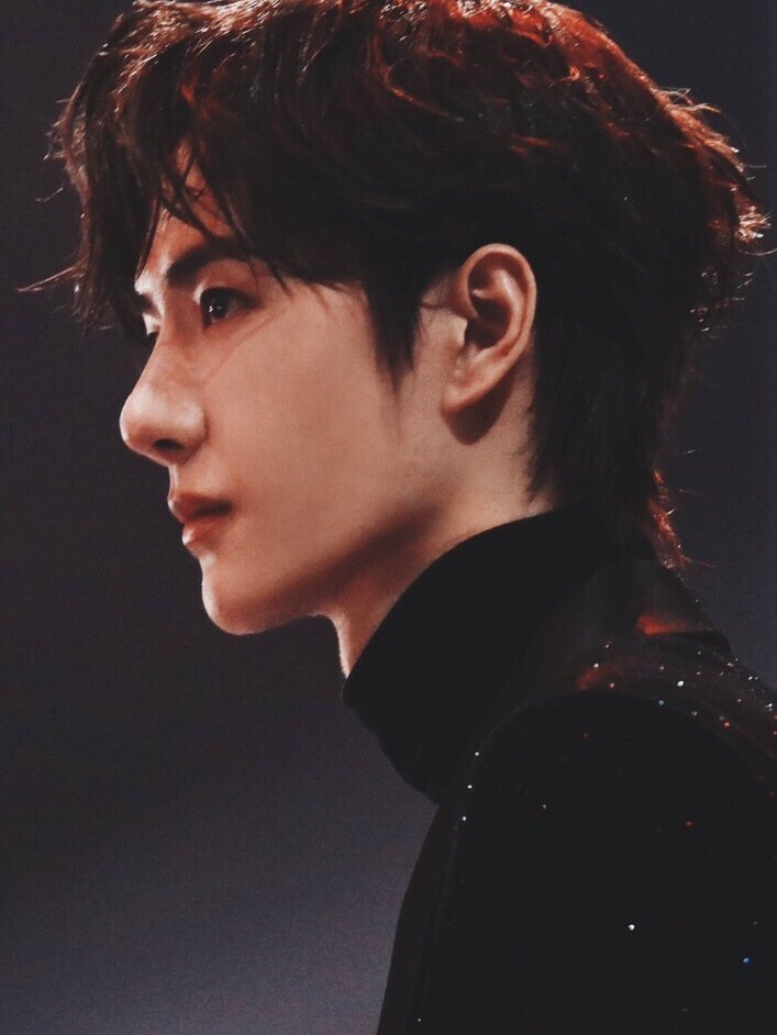 我爱你就像风走了千万里，不问归期
就像云飘了几万里，不曾歇息