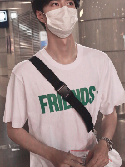 #王一博#优秀的他，带出的优秀的粉丝。温柔的他，理性收到保护和支持！这是他努力获得的。希望他一直开心，不要受到伤害。
祝王那个博生日快乐呀！！！