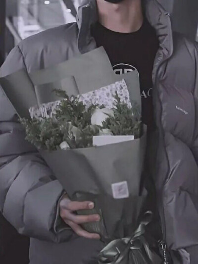 #王一博#优秀的他，带出的优秀的粉丝。温柔的他，理性收到保护和支持！这是他努力获得的。希望他一直开心，不要受到伤害。
祝王那个博生日快乐呀！！！