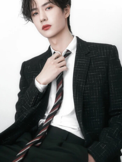 #王一博#优秀的他，带出的优秀的粉丝。温柔的他，理性收到保护和支持！这是他努力获得的。希望他一直开心，不要受到伤害。
祝王那个博生日快乐呀！！！