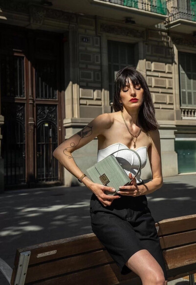 BY爱喝可乐的古娜小姐