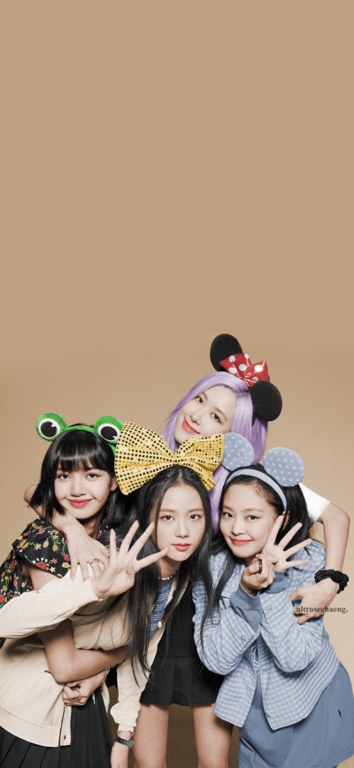 BLACKPINK
cr.ultrosechaeng