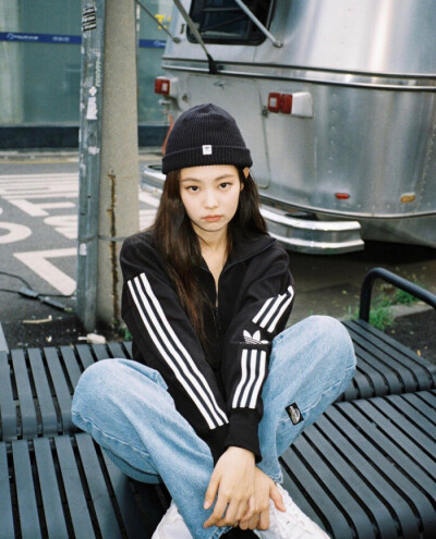 Jennie 人间香奈儿